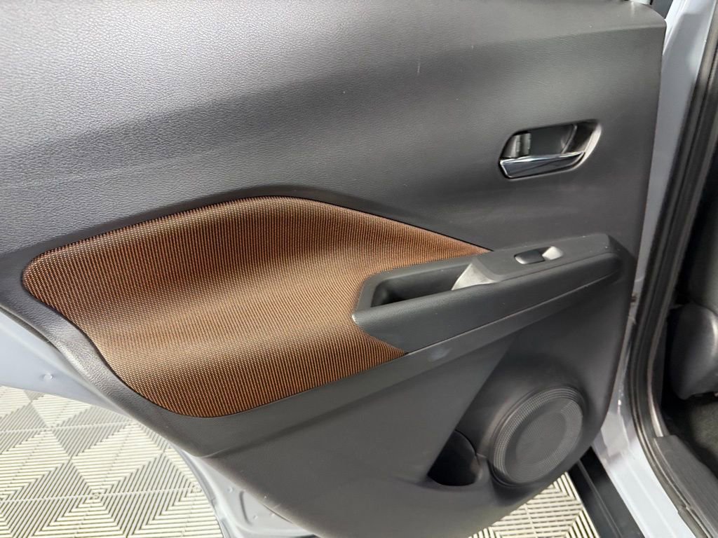 Used 2022 Nissan Kicks SR FWD image 25