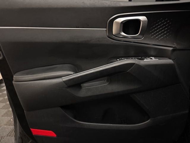Certified 2023 Kia Sorento S image 9