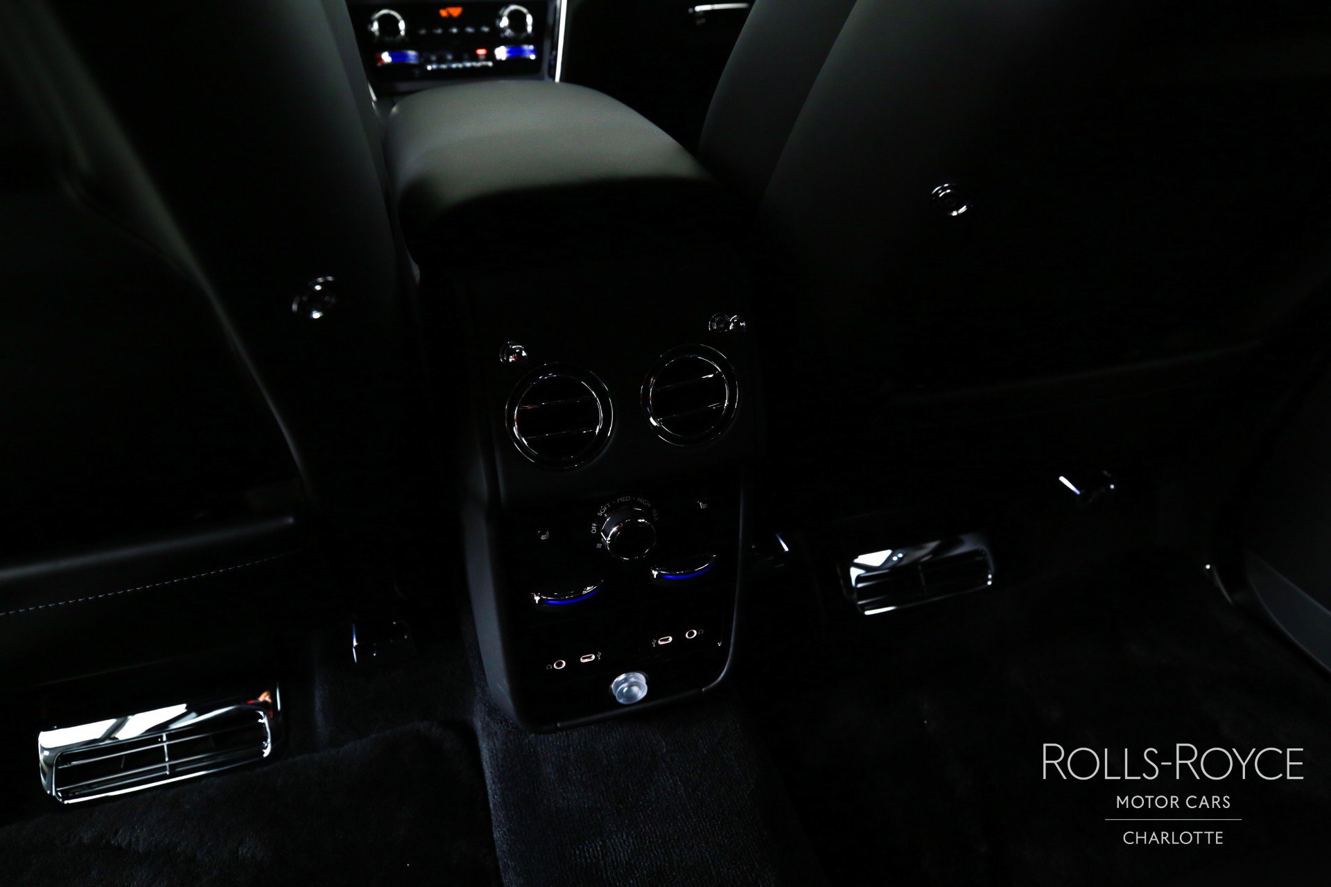 New 2026 Rolls-Royce Cullinan AWD/4WD image 22