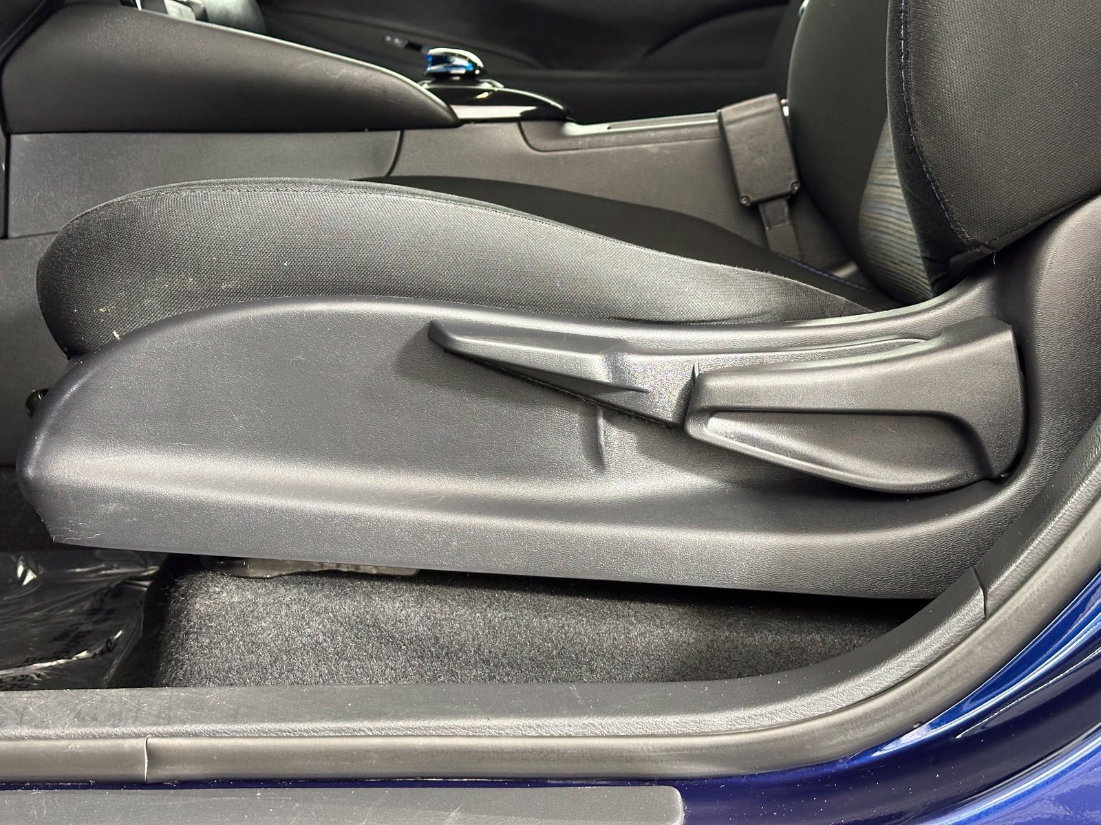 Used 2019 Nissan Leaf SV FWD image 6