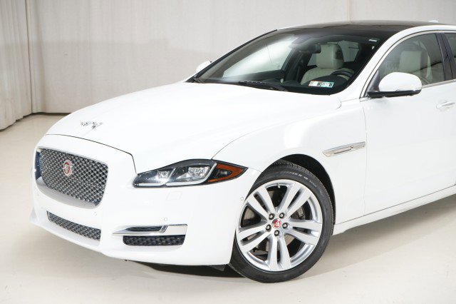Used 2016 Jaguar XJ L Portfolio image 4