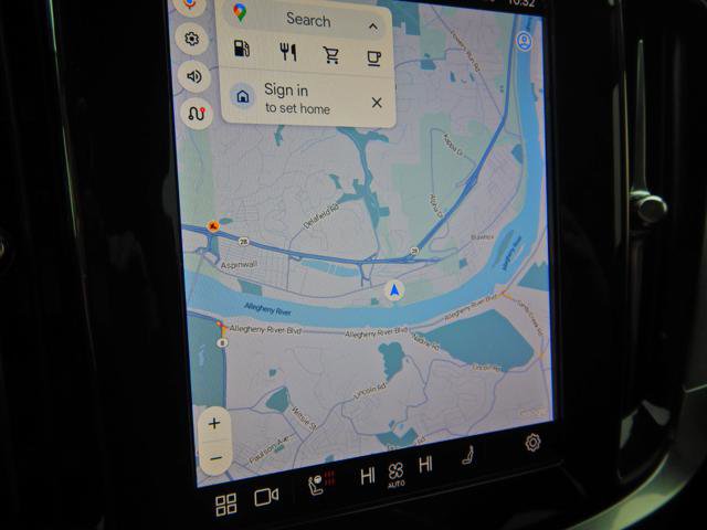 Used 2025 Volvo V60 B5 Cross Country Ultra w/ Climate Package image 8