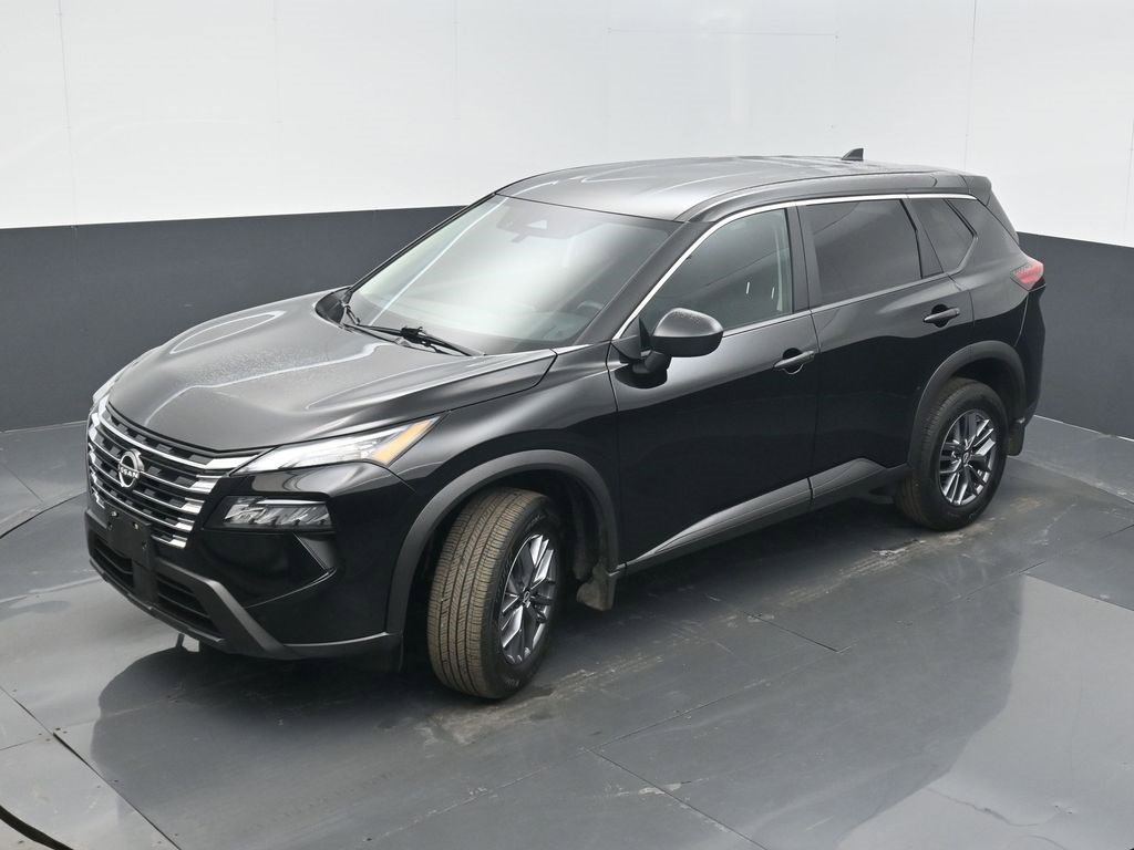 Used 2025 Nissan Rogue S image 39