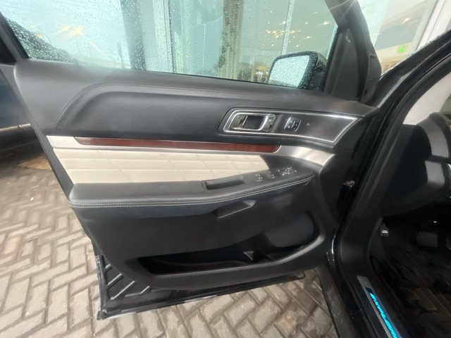 Used 2017 Ford Explorer Platinum AWD/4WD image 13