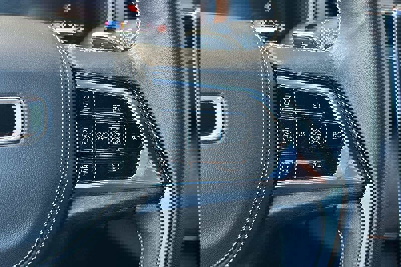 Used 2022 Jeep Grand Cherokee Overland w/ Advanced Protech Group III image 29