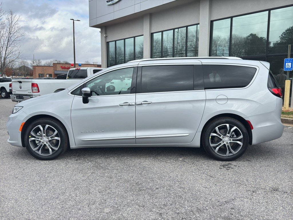 New 2026 Chrysler Pacifica Pinnacle w/ Trailer Tow Group image 4