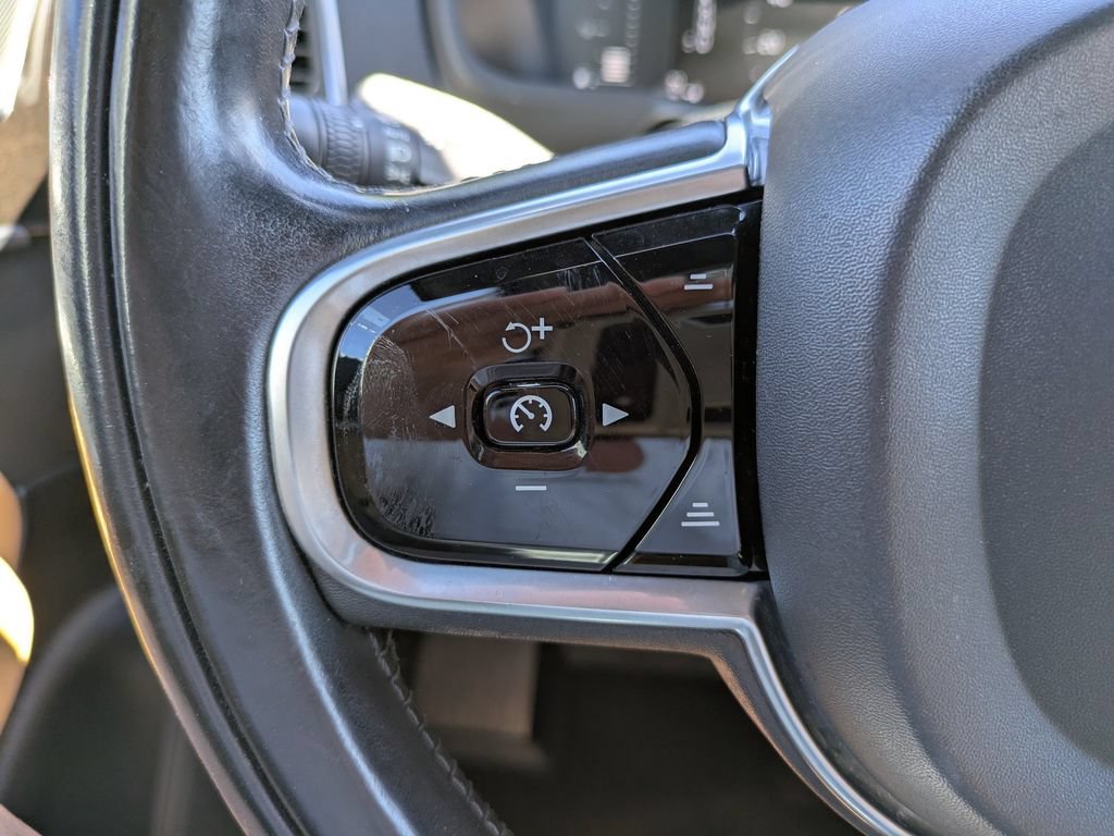 Used 2018 Volvo XC90 T5 Momentum w/ Convenience Package AWD/4WD image 25