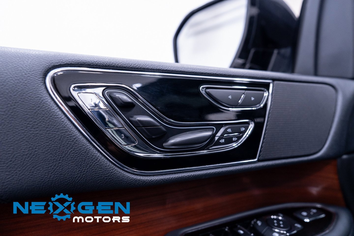 Used 2022 Lincoln Navigator Reserve image 21