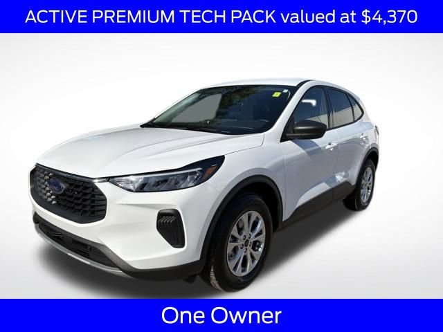 Used 2025 Ford Escape Active w/ Active Premium Tech Pack image 3