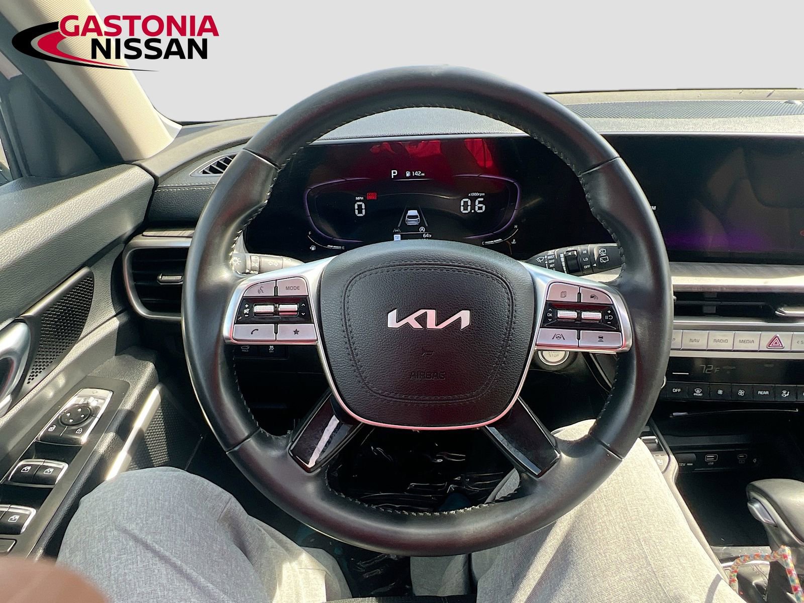 Used 2023 Kia Telluride EX w/ EX Captain's Chair Package image 14