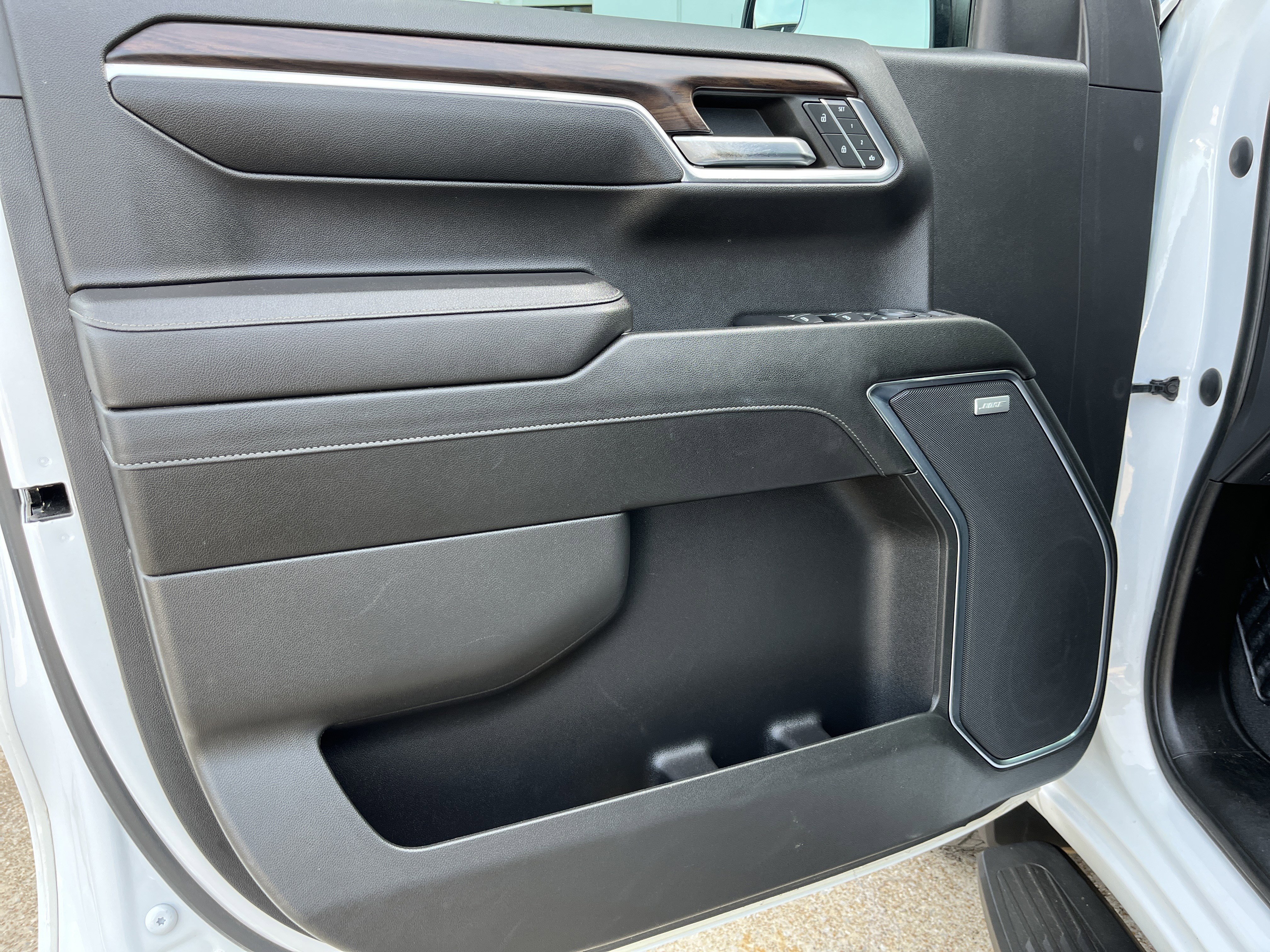 Used 2023 GMC Sierra 1500 SLT image 26