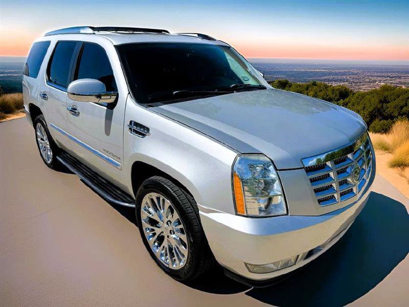 Used 2011 Cadillac Escalade Luxury AWD/4WD image 1