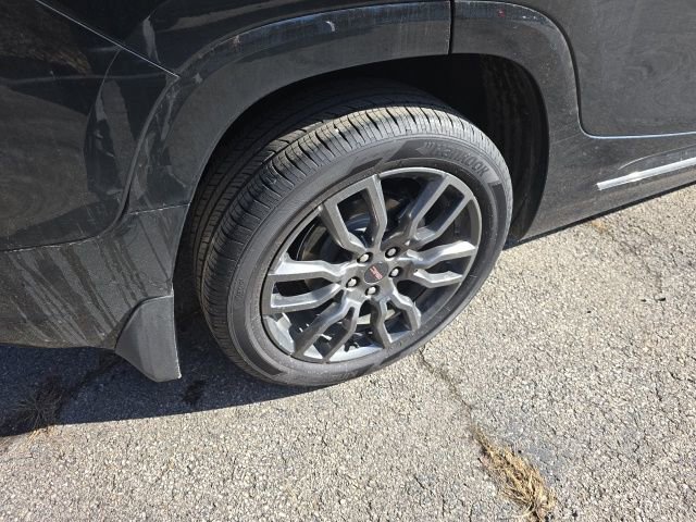 Used 2024 GMC Terrain Denali w/ Black Diamond Edition image 12