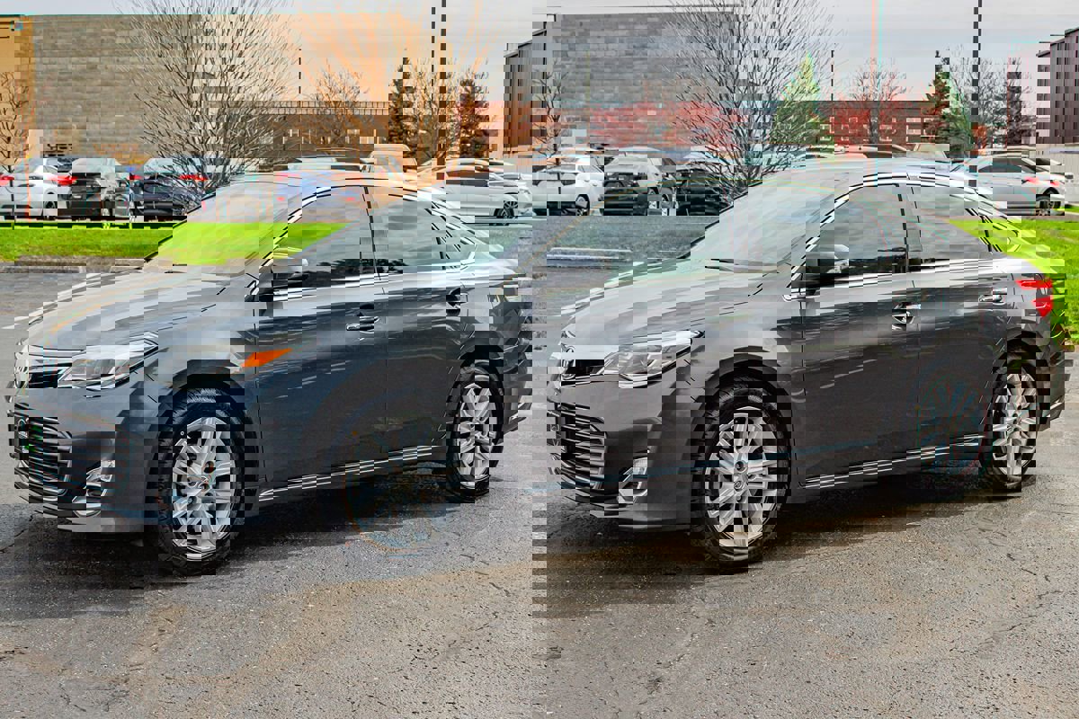 Used 2013 Toyota Avalon XLE image 4