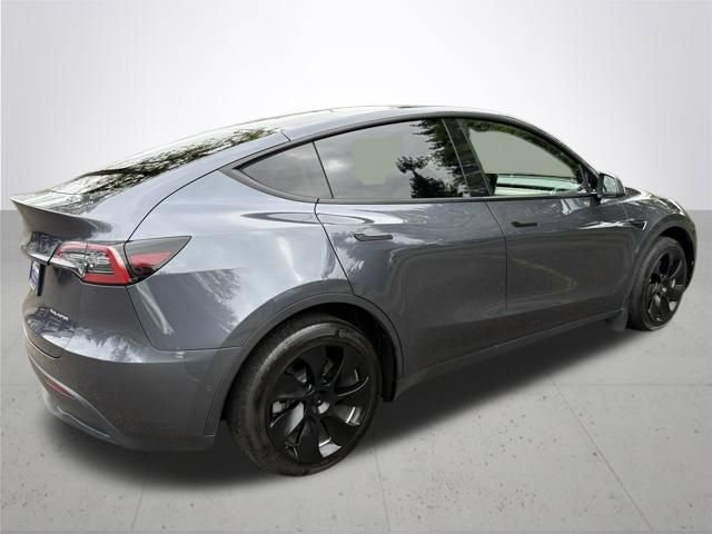 Used 2022 Tesla Model Y Long Range AWD/4WD image 6