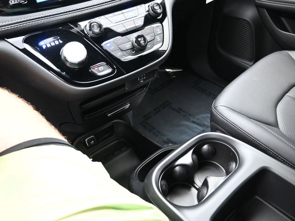 New 2026 Chrysler Pacifica Select FWD image 18