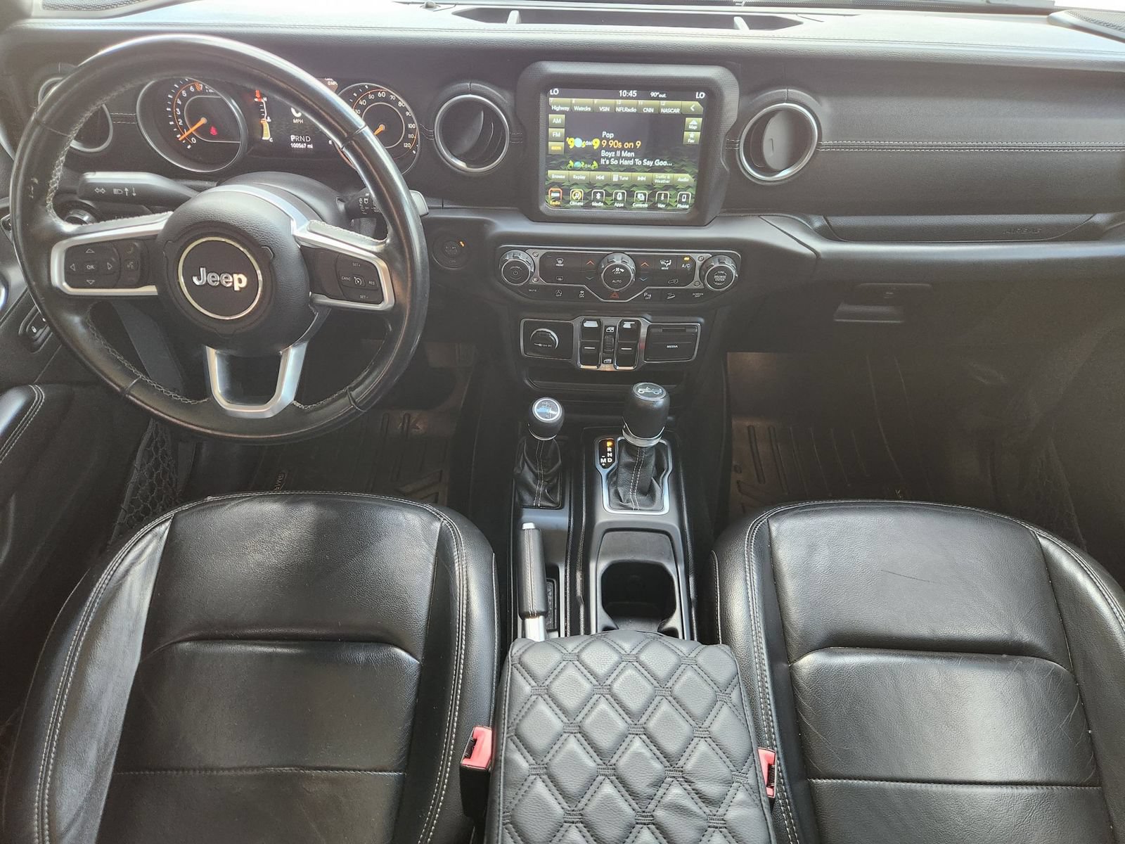 Used 2018 Jeep Wrangler Unlimited Sahara AWD/4WD image 27