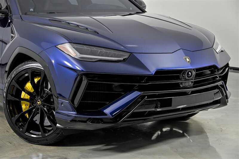 Used 2023 Lamborghini Urus S AWD/4WD image 2