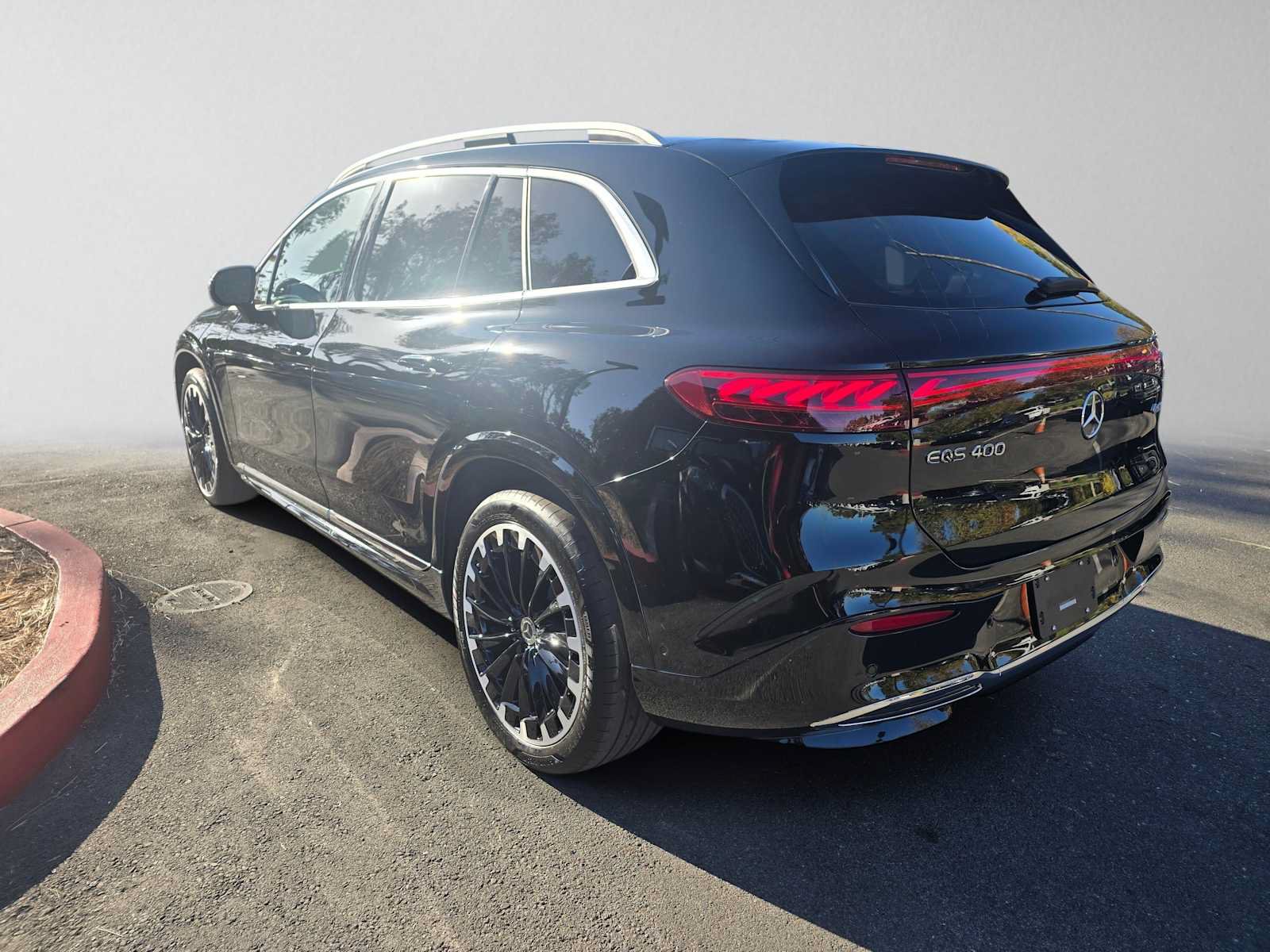 New 2027 Mercedes-Benz EQS 400 4MATIC SUV image 5