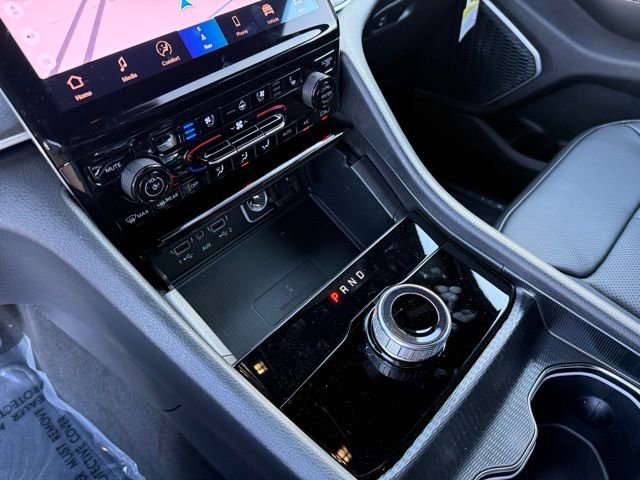 New 2025 Jeep Grand Cherokee L Limited w/ Luxury Tech Group II RWD image 18