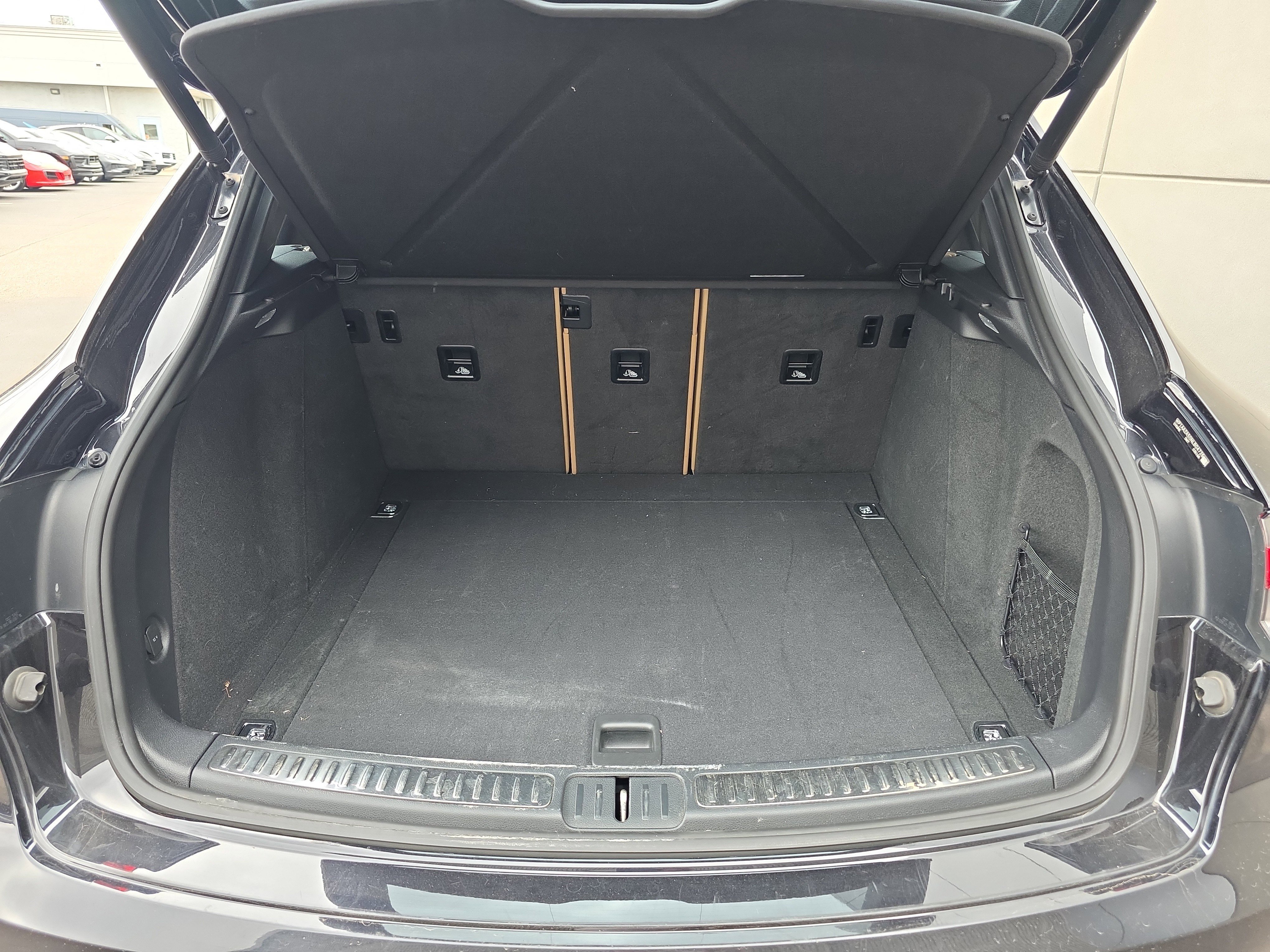 Used 2022 Porsche Macan AWD/4WD image 17