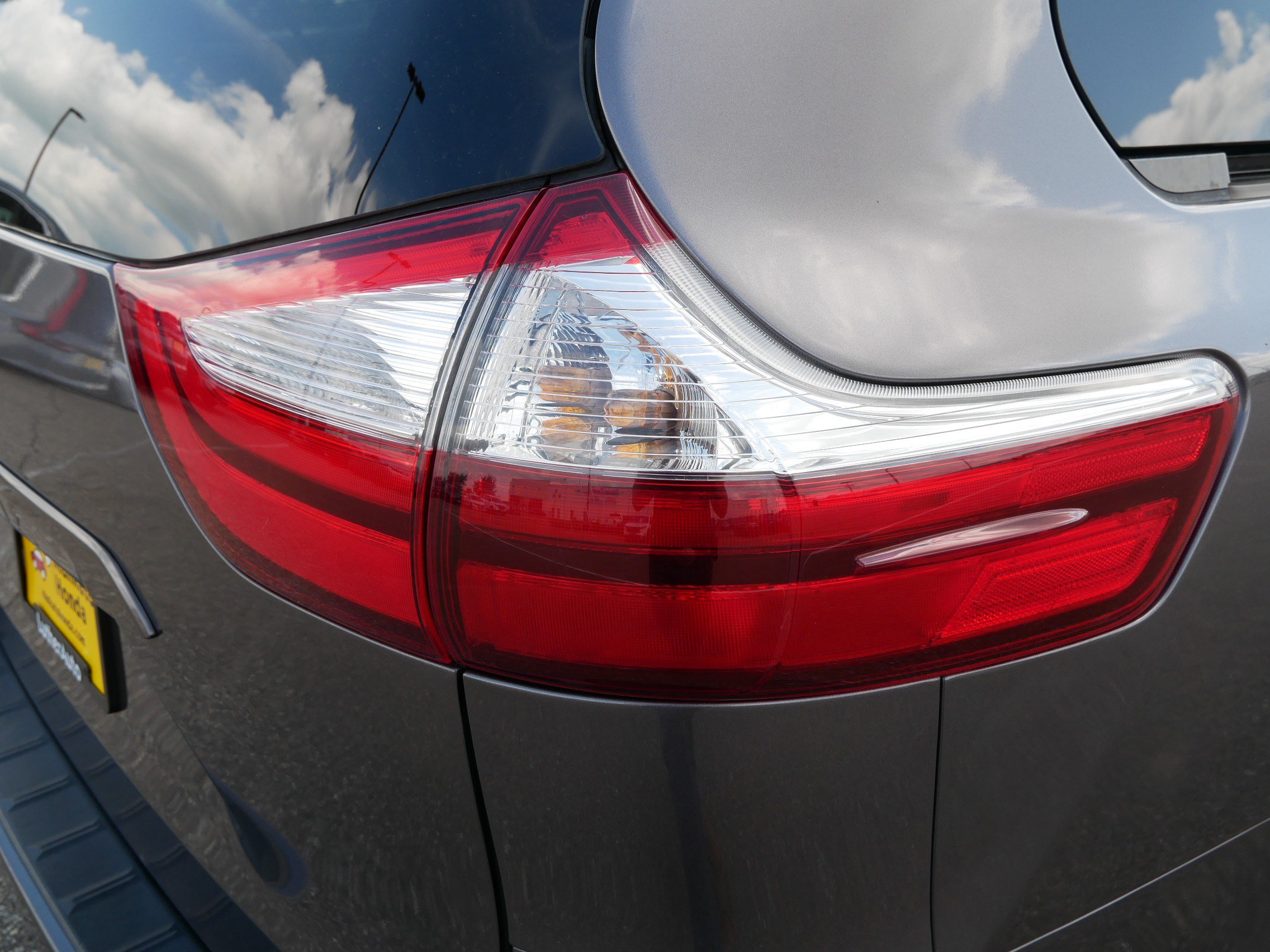 Used 2015 Toyota Sienna XLE w/ XLE Navigation Package FWD image 17