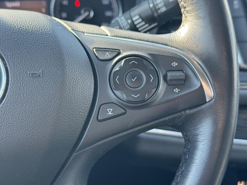 Used 2021 Buick Enclave Essence w/ Sport Touring Edition image 21