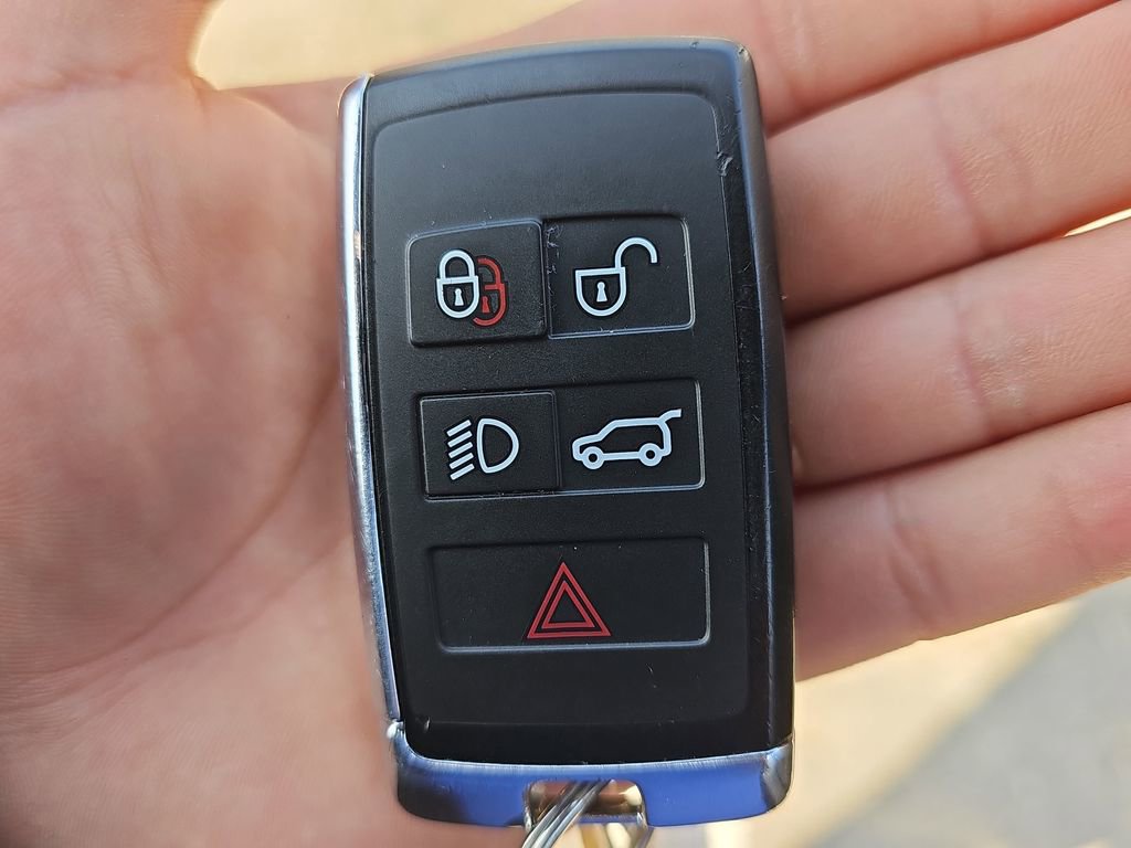 Used 2018 Land Rover Range Rover HSE image 42