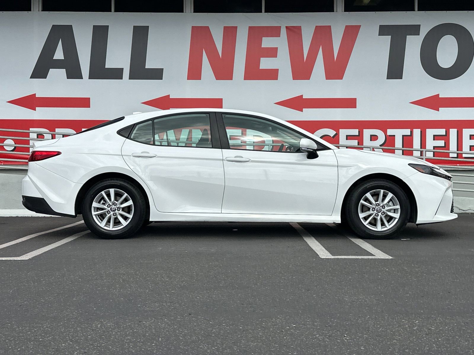 Used 2025 Toyota Camry LE w/ Convenience Package AWD/4WD image 6