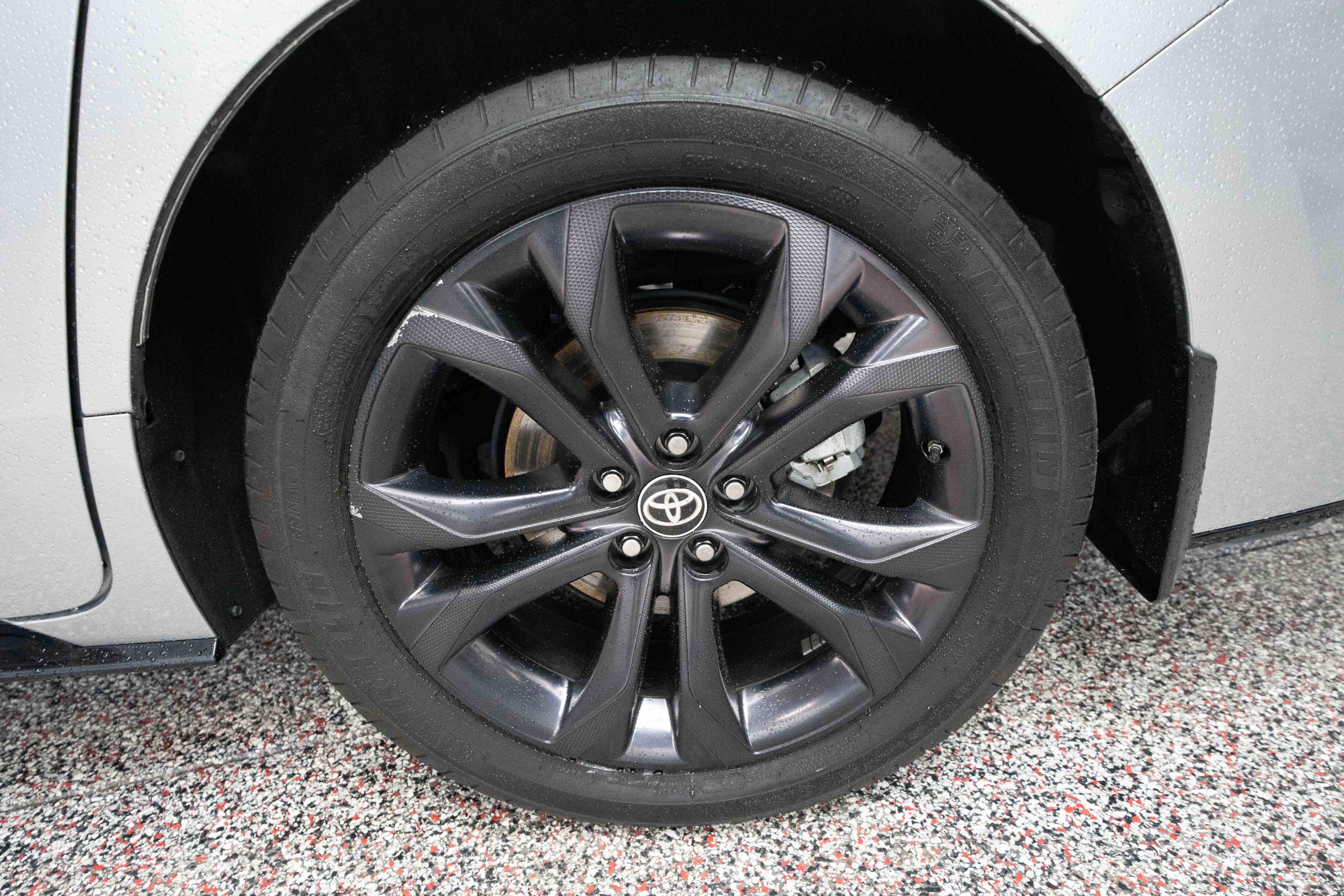 Used 2025 Toyota Sienna XSE image 30