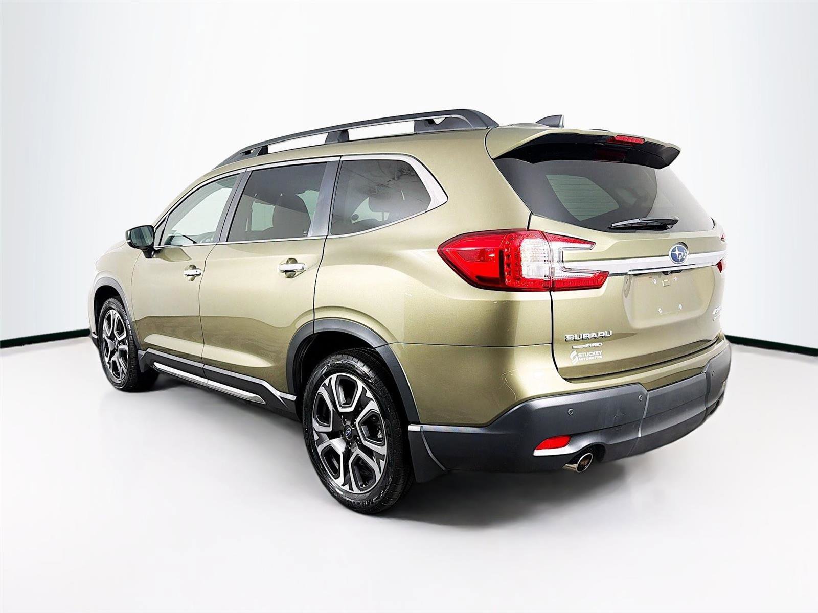 Used 2024 Subaru Ascent Touring image 5