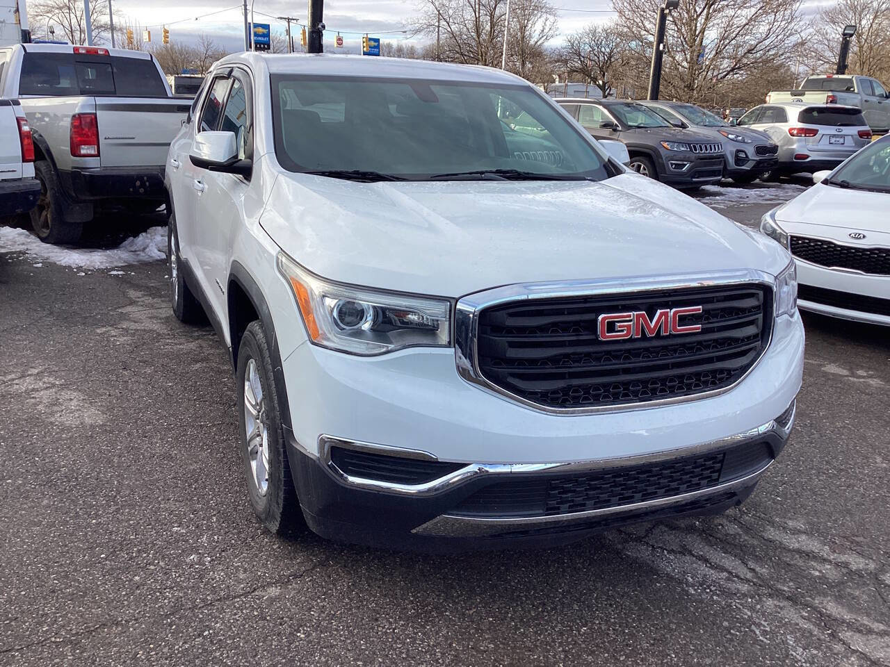 Used 2018 GMC Acadia SLE w/ LPO, Cargo Package image 21