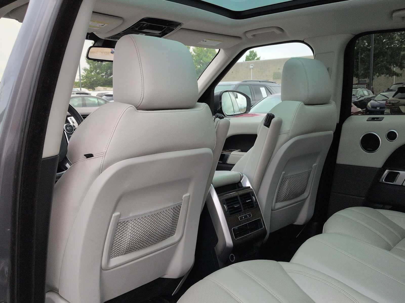Used 2016 Land Rover Range Rover Sport SE AWD/4WD image 19