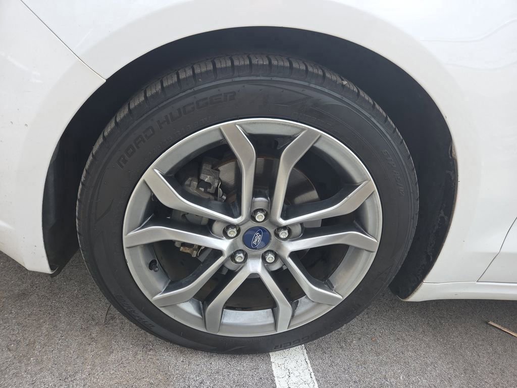 Used 2017 Ford Fusion SE w/ Equipment Group 201A image 10