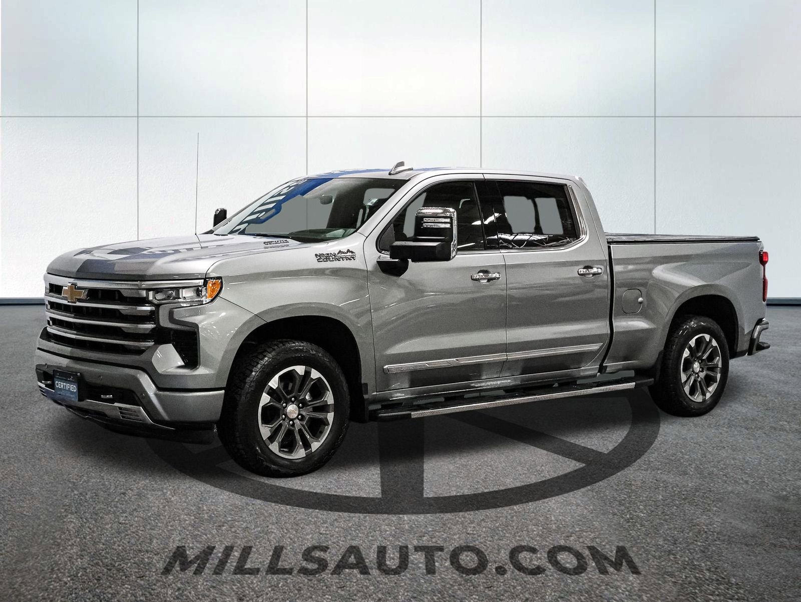 Certified 2025 Chevrolet Silverado 1500 High Country w/ Technology Package image 2