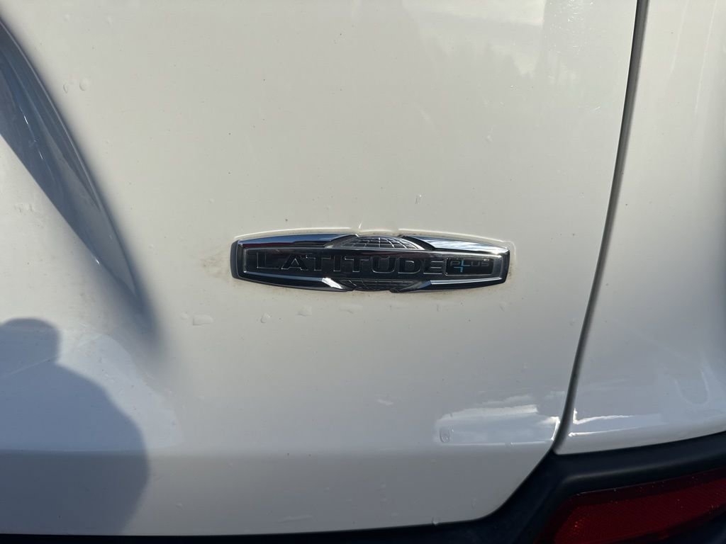 Used 2020 Jeep Cherokee Latitude Plus w/ Comfort/Convenience Group image 9