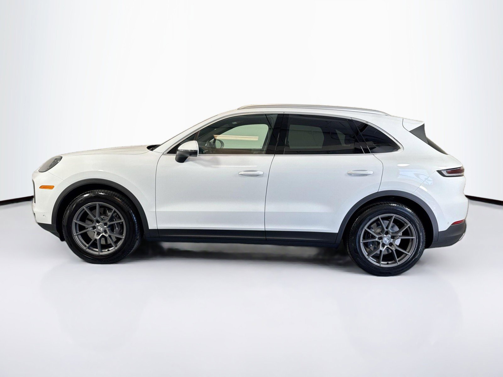 Certified 2025 Porsche Cayenne image 2