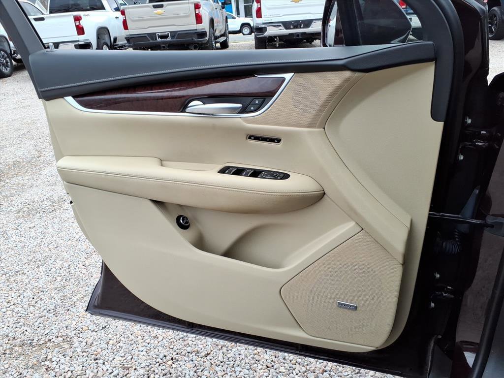 Used 2018 Cadillac XT5 Luxury w/ Driver Awareness Package image 28