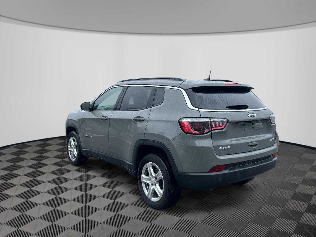 Certified 2023 Jeep Compass Latitude w/ Convenience Group AWD/4WD image 3