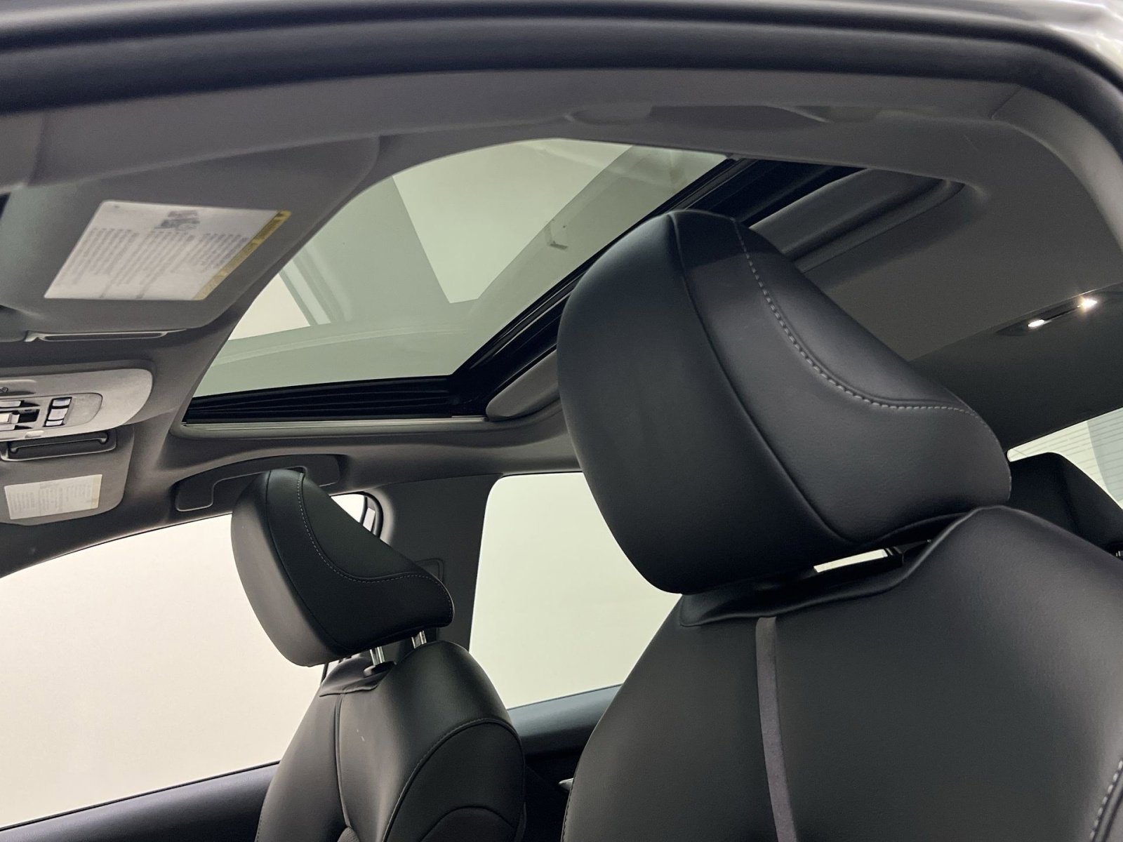 Used 2022 Toyota Camry XSE image 22