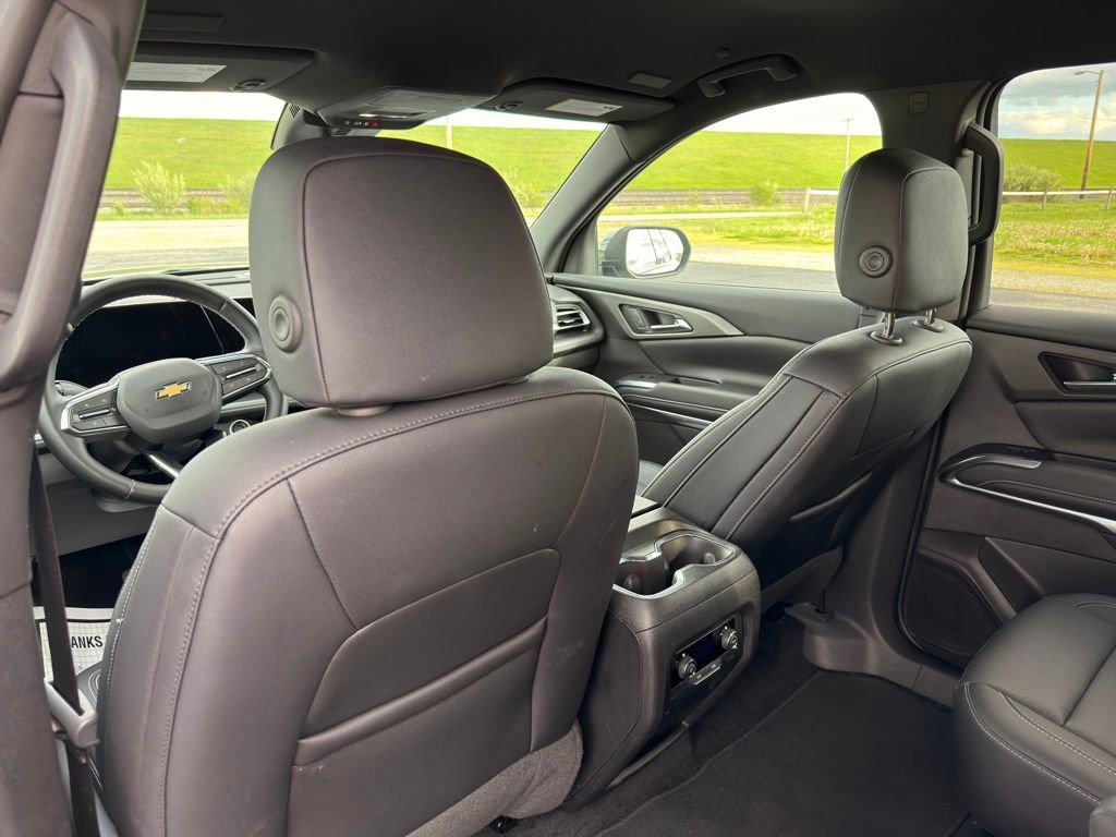 Used 2025 Chevrolet Traverse LT AWD/4WD image 28