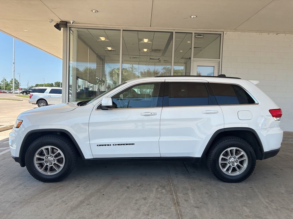 Used 2018 Jeep Grand Cherokee Laredo AWD/4WD image 3