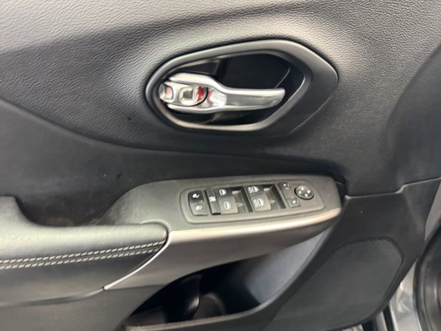 Used 2022 Jeep Cherokee Latitude Lux image 25