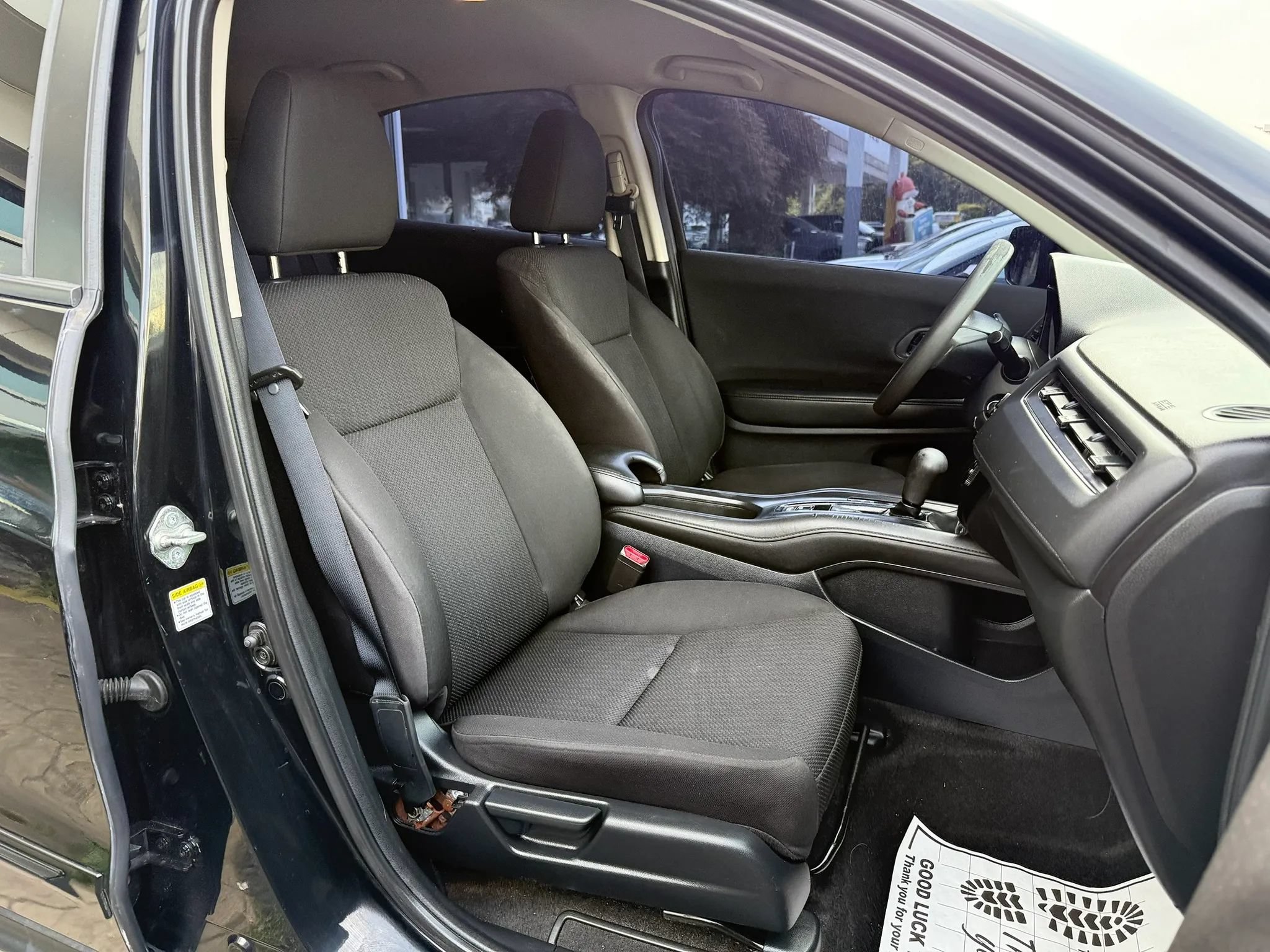 Used 2016 Honda HR-V LX image 33