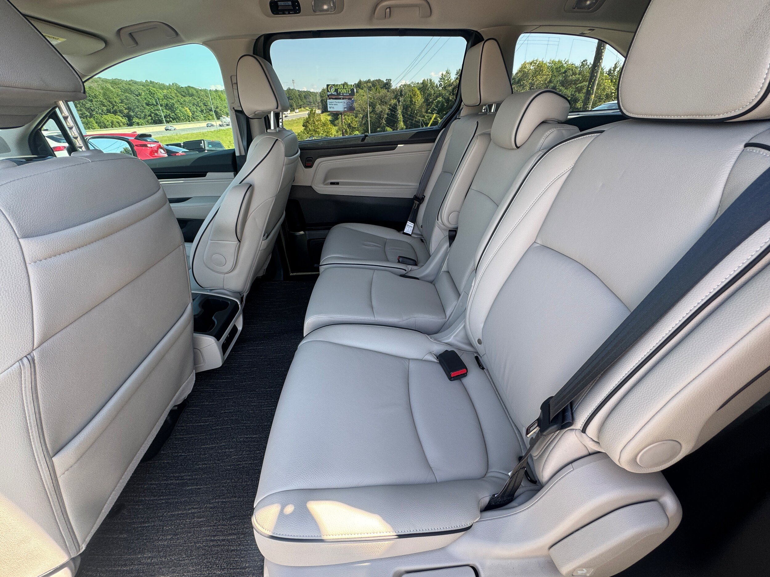 Used 2025 Honda Odyssey Touring image 13