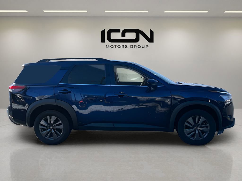 Used 2022 Nissan Pathfinder SV image 6