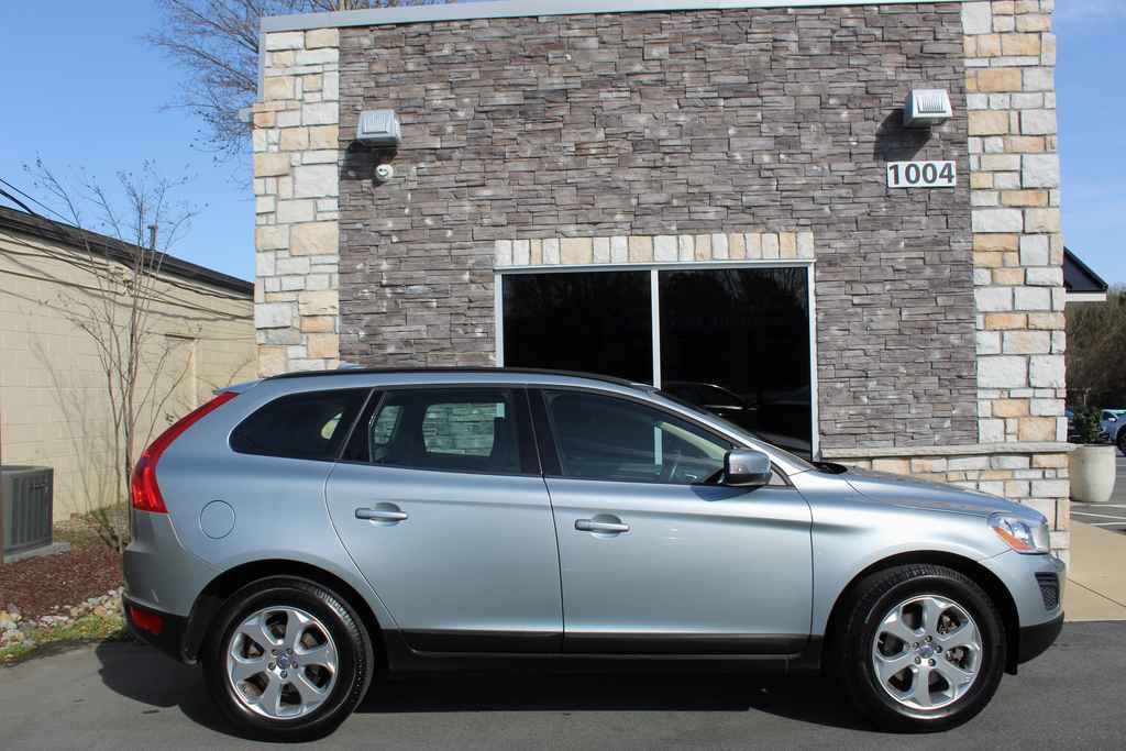 Used 2013 Volvo XC60 3.2 Premier image 3