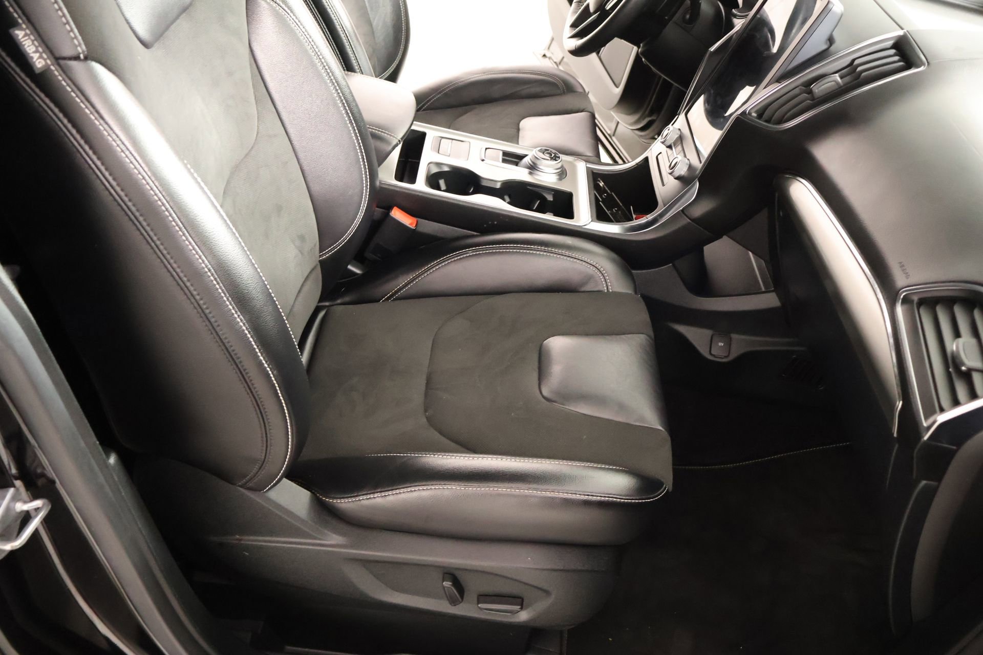Used 2022 Ford Edge ST AWD/4WD image 13