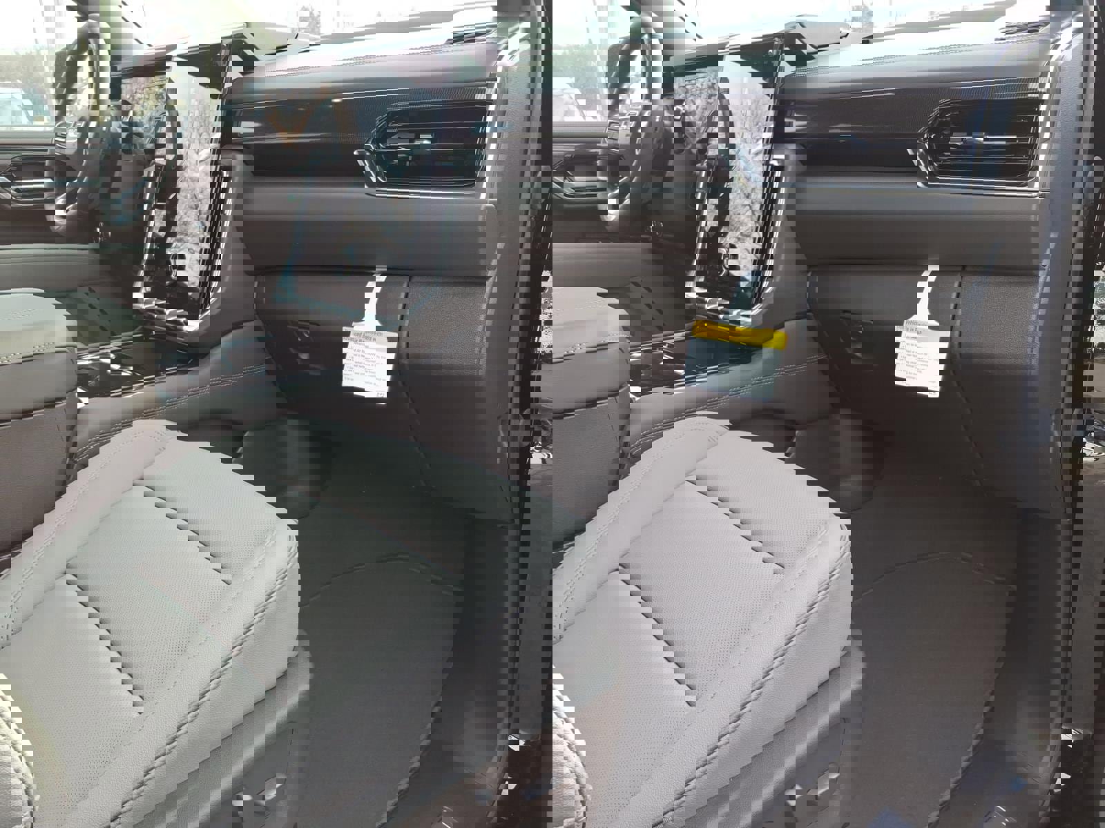 New 2026 GMC Yukon Elevation image 9