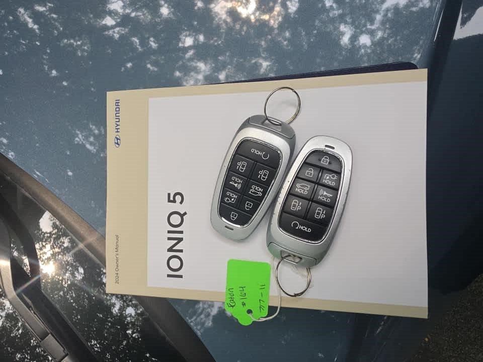 Used 2024 Hyundai Ioniq 5 Limited AWD/4WD image 4